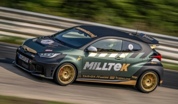 HECKSPOILER HECKFLÜGEL VERSTELLBAR MIT TEILEGUTACHTEN TOYOTA YARIS GR